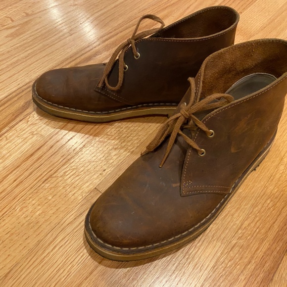 Clark’s Desert Boot in Beeswax - Picture 2 of 4